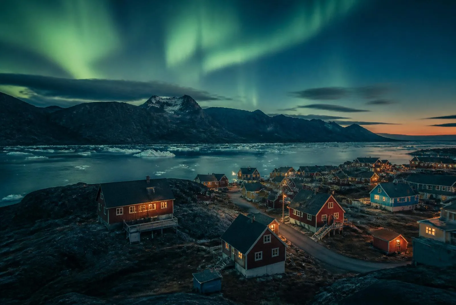 Paisaje remoto de Groenlandia lejos de la luz artificial: cielos oscuros, luz natural y mejor sueño